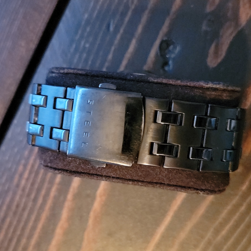 Guess watch - Picture 3 of 3